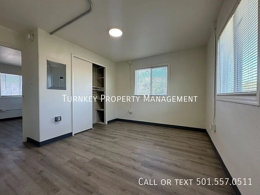 904 W 25th, Unit 2 -- 1/2 Off First Month Rent! — Photo 2