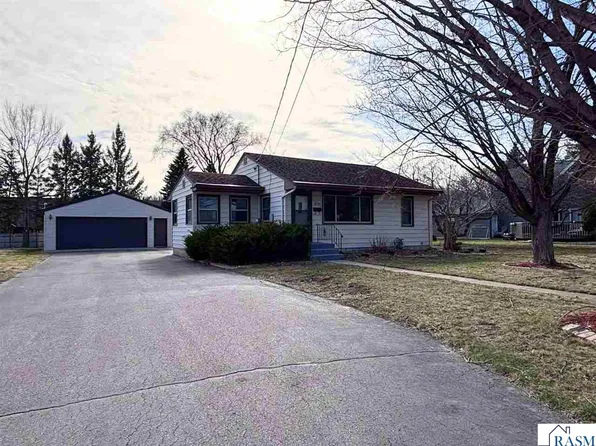 1235 E Main St, Mankato, MN 56001