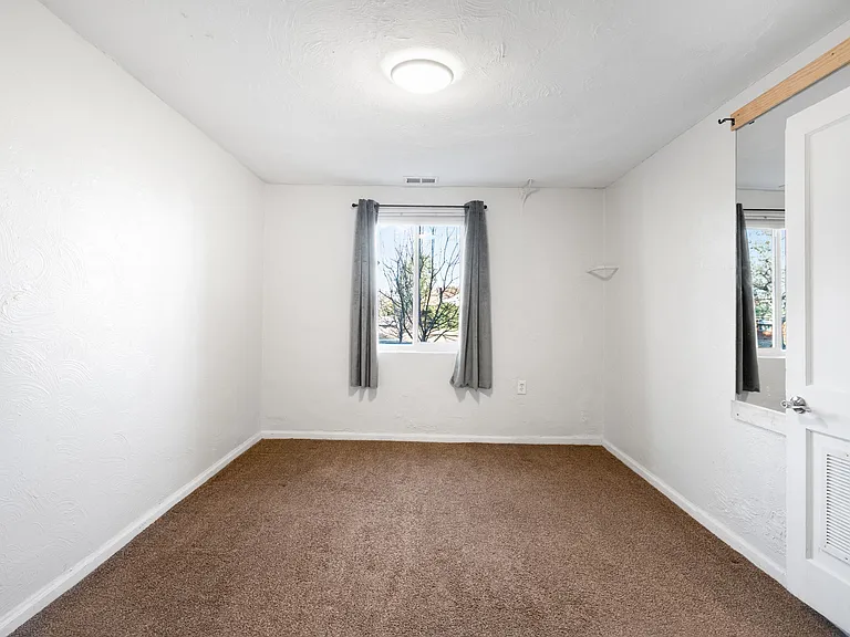 3613 N Harrison St — Photo 18