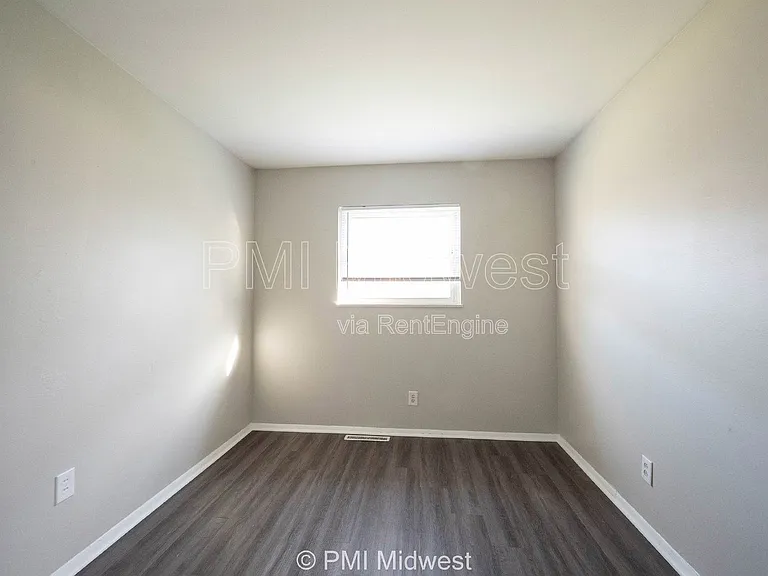 5843 Woodside Dr — Photo 19