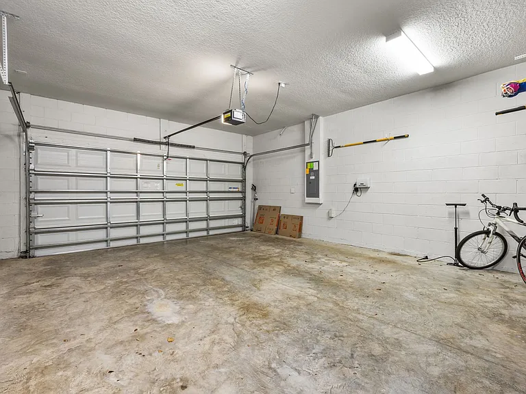 384 Los Alamos St — Photo 40