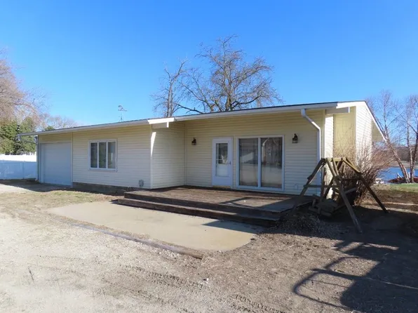 703 Andys Lake Cir, Norfolk, NE 68701