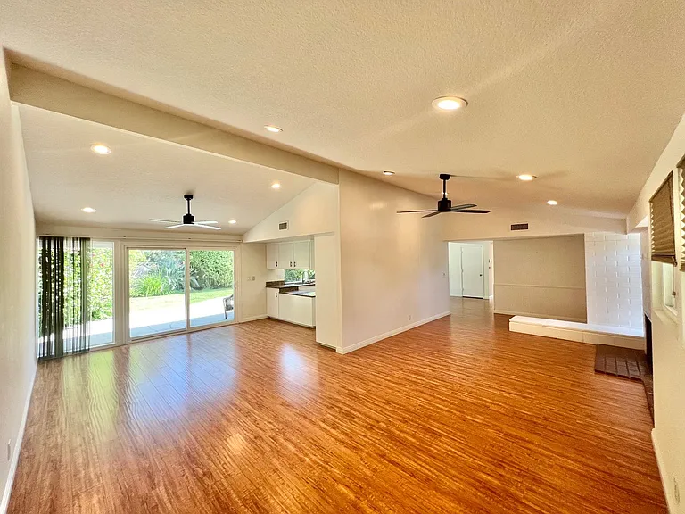 11332 Donovan Rd — Photo 1