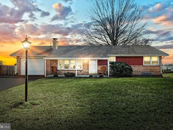 2464 Emig Mill Rd, Dover, PA 17315