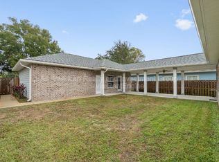 33 8th Ave #2, Shalimar, FL 32579