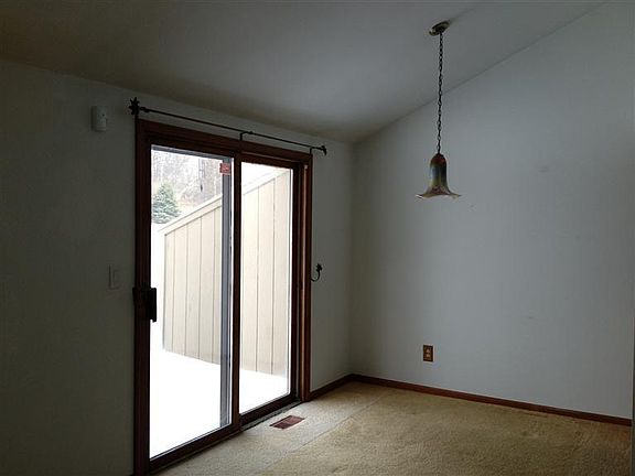 5th image of 559 Park Pl
