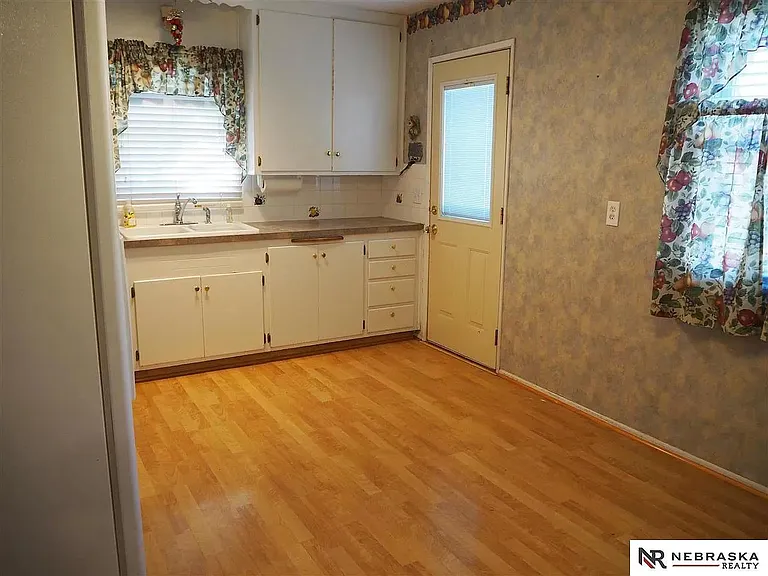 4167 S 61st Ave — Photo 4