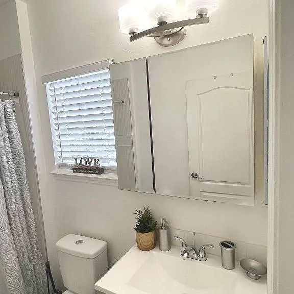 203 N Village St #B — Photo 8