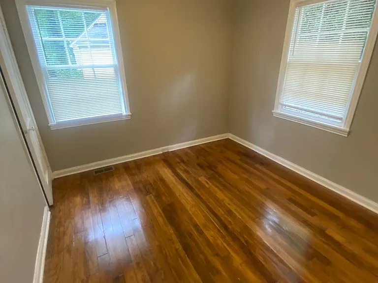 27 Stuart Dr — Photo 11