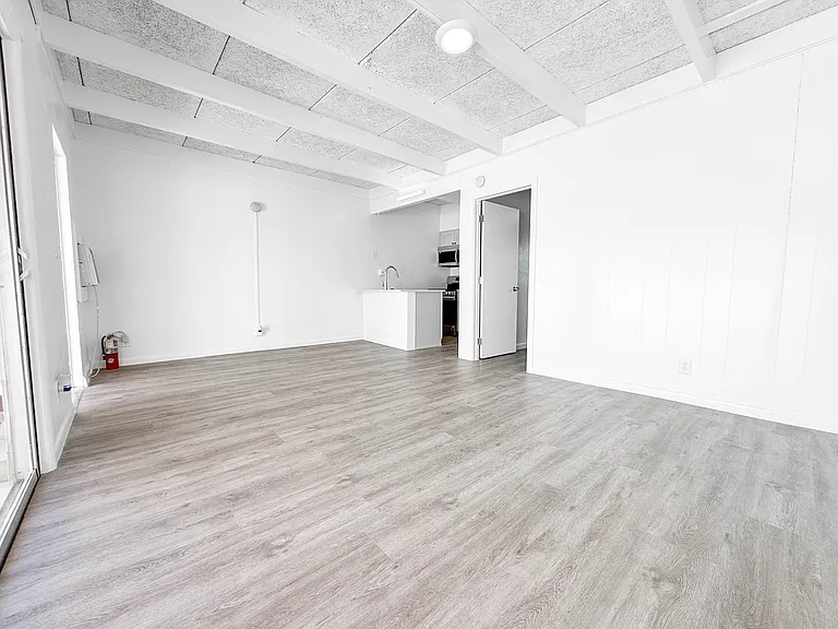 1025 S K St #5 — Photo 2