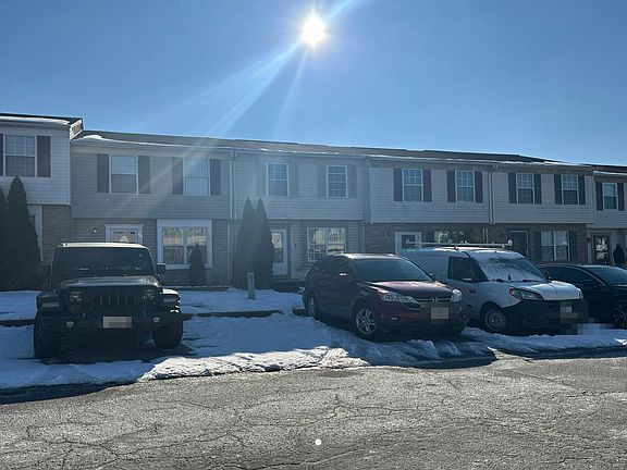 3rd image of 67 Chelmsford Ct