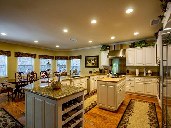 3rd image of 27354 Elmwood Dr