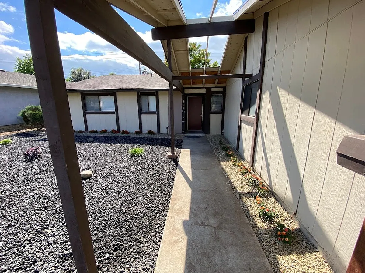 Building Photo - 3733 Huntsman Dr