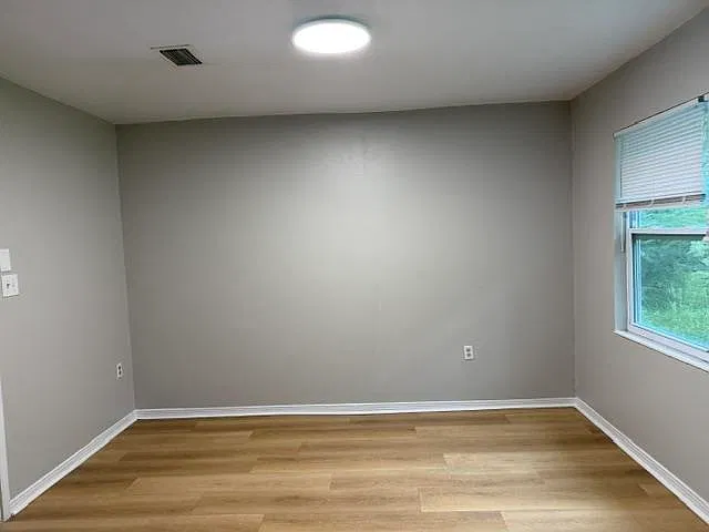 4 bed, 1375 sqft, $1,800 — Photo 4