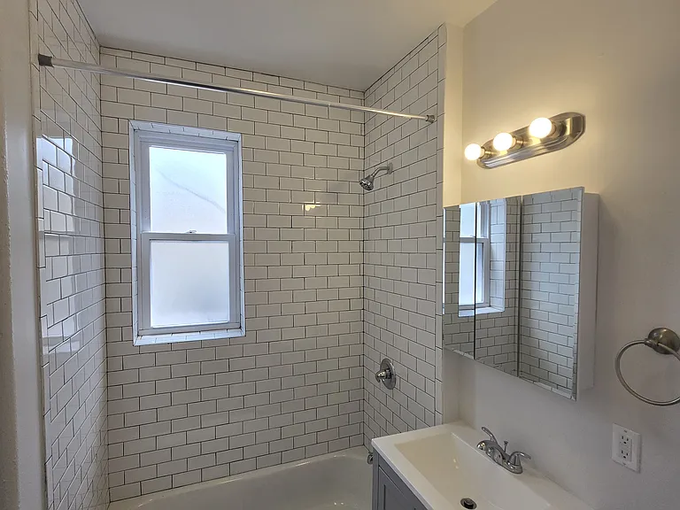 355 Danforth Ave #P — Photo 7