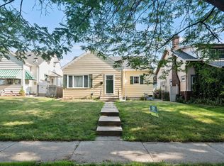 1091 Rose Ave E, Saint Paul, MN 55106