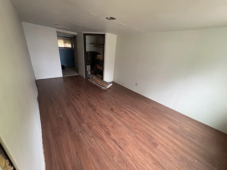 221 E Cherry St — Photo 14