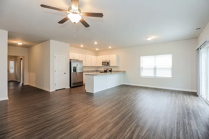 9128 Sunrise Creek Dr — Photo 3