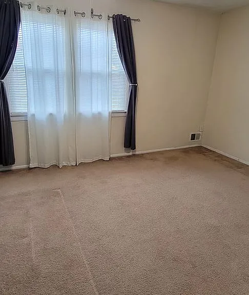 423 N Mount Vernon Cir — Photo 8