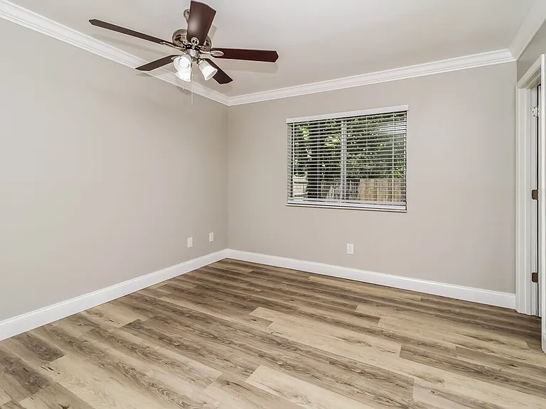 517 Sean Ct — Photo 10