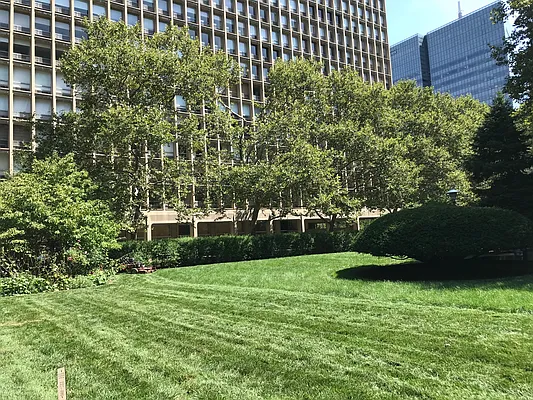 Rented by JSG Realty Corp | media 21