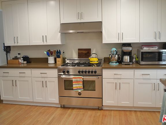 5th image of 10628 Ayres Ave