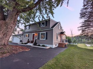 41 Chestnut Dr, Rochester, NY 14624