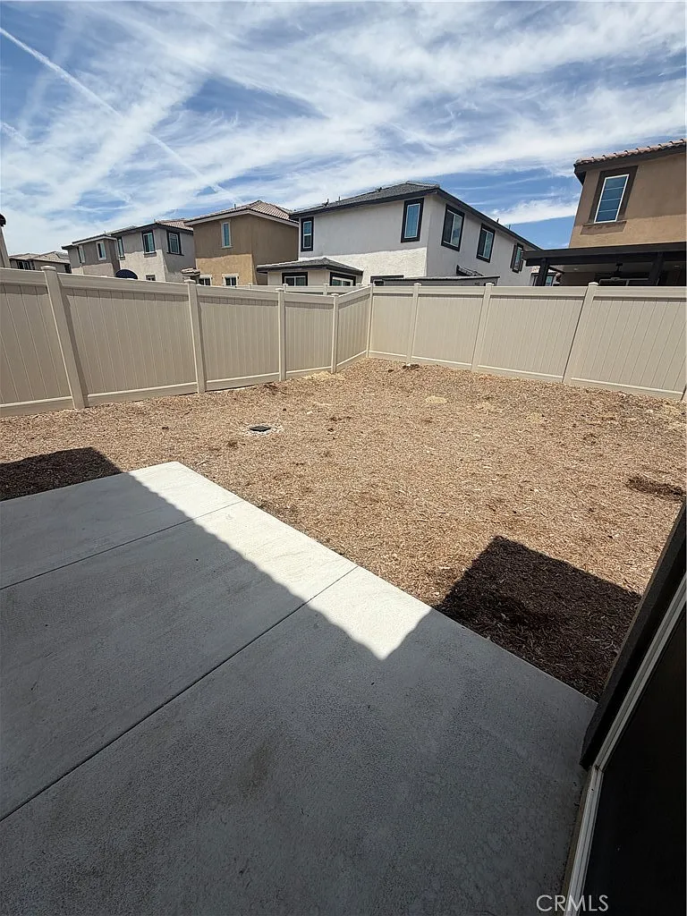 4 bed, 2050 sqft, $3,500 — Photo 2