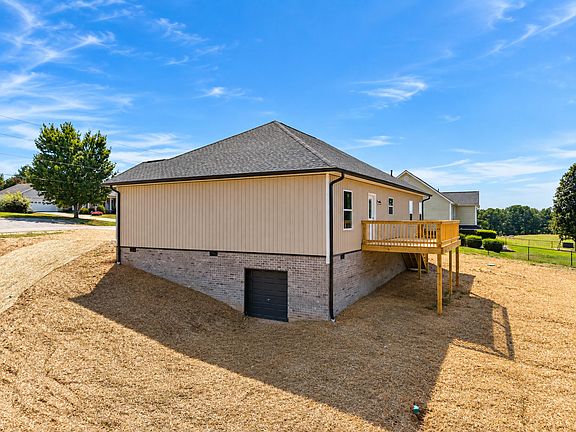5th image of 254 Spring Meadows Dr