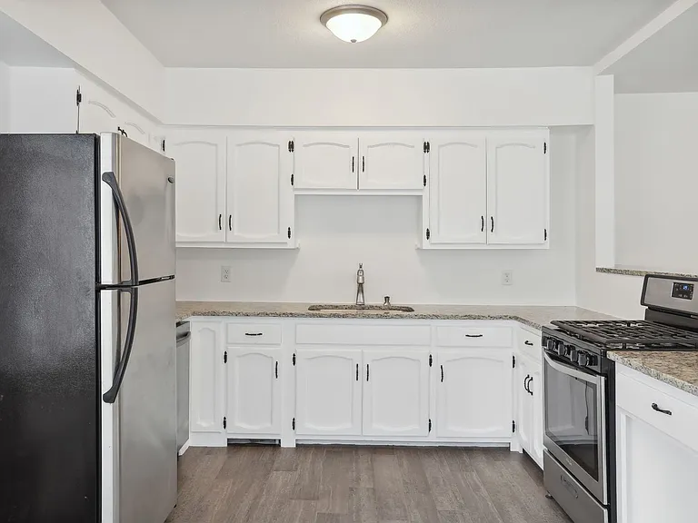 2755 Pierce St NE — Photo 2