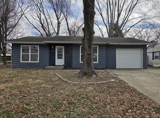 215 Bruce Ct, Centralia, IL 62801