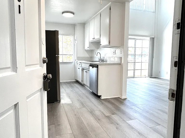 3618 Empire Dr #201 — Photo 2