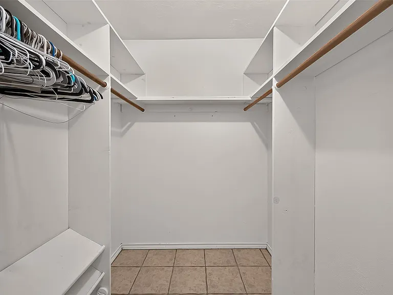 1007 E Baker Rd — Photo 16