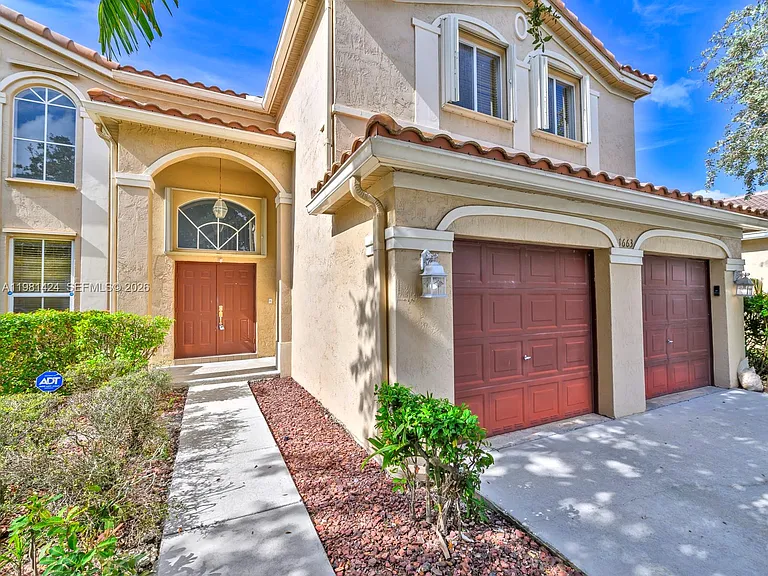 1663 E Harmony Lake Cir — Photo 3