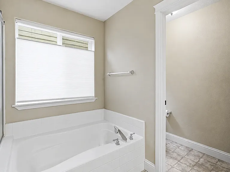 17318 SW Galewood Dr — Photo 21