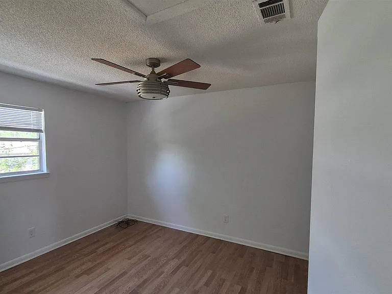 852 Garnet St — Photo 6