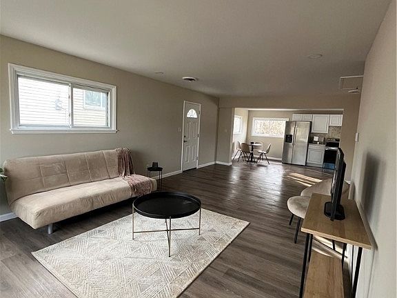 2nd image of 745 Ernroe Dr