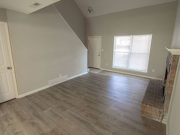 4th image of 1343 S Roseta Ave