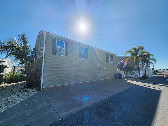2nd image of 1375 Pasadena Ave S #334