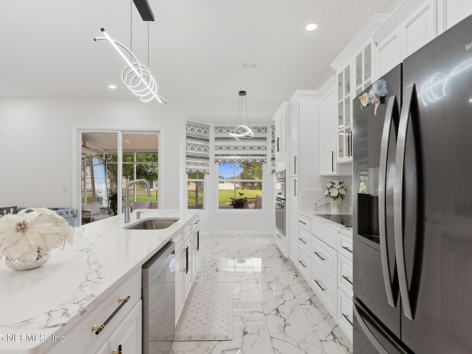 1st image of 1914 WILLESDON Drive E