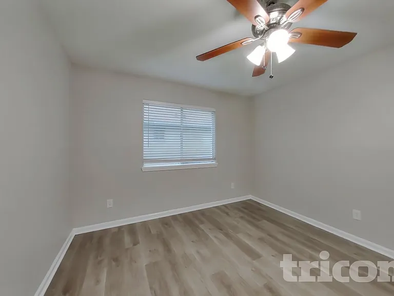 12211 Haroldson Forest Dr — Photo 9