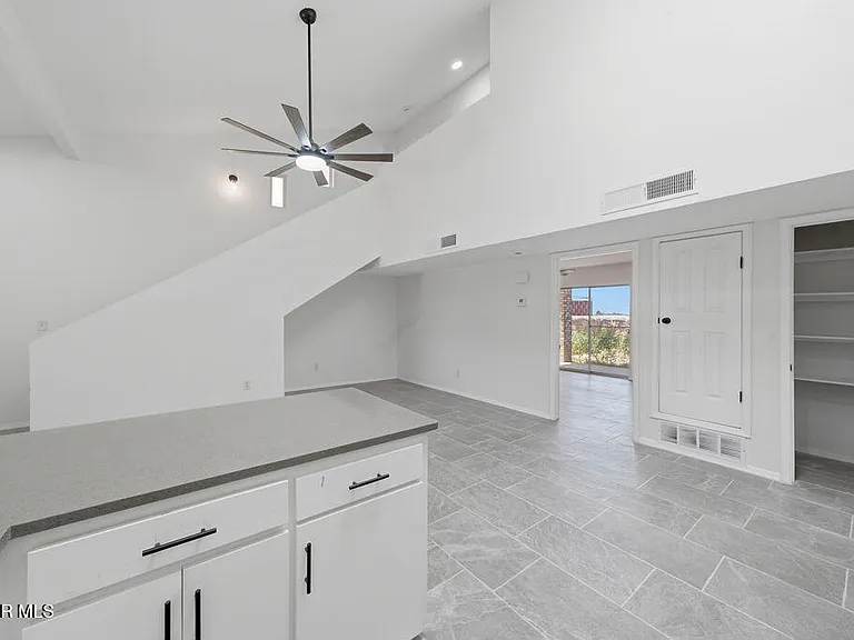 821 Los Lagos Way #A — Photo 11