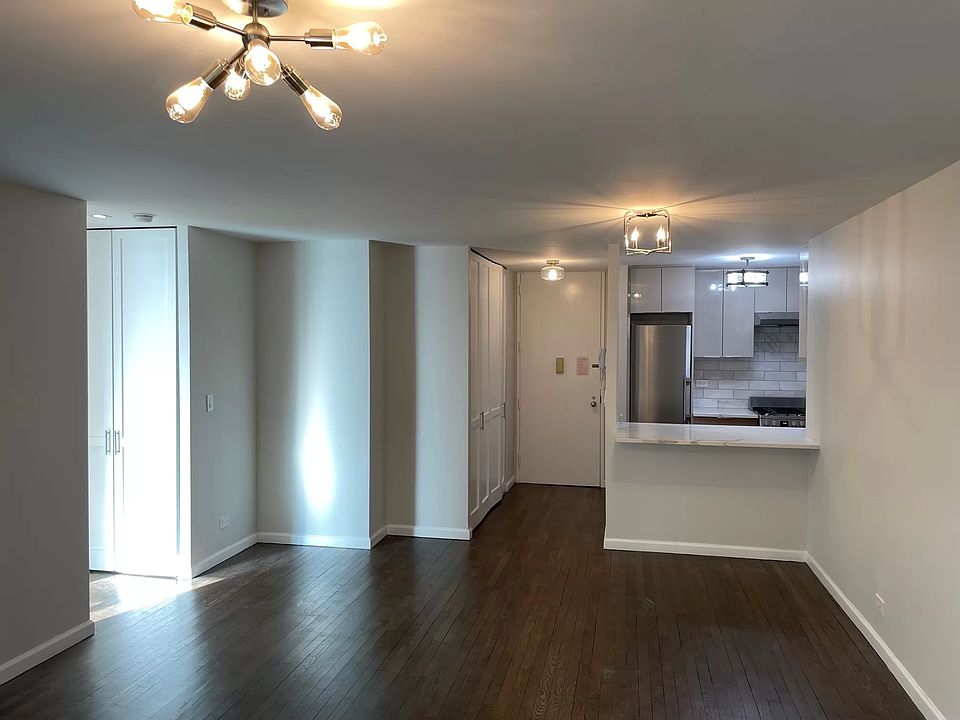 1st image of 30 W 61st St APT 7