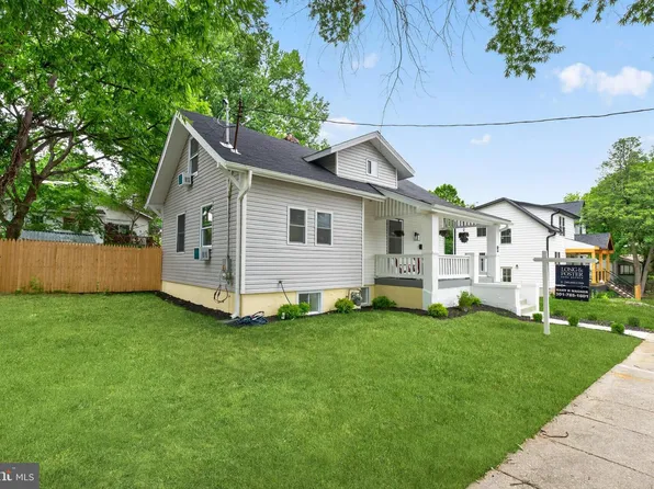 1004 Shepherd St NE, Washington, DC 20017