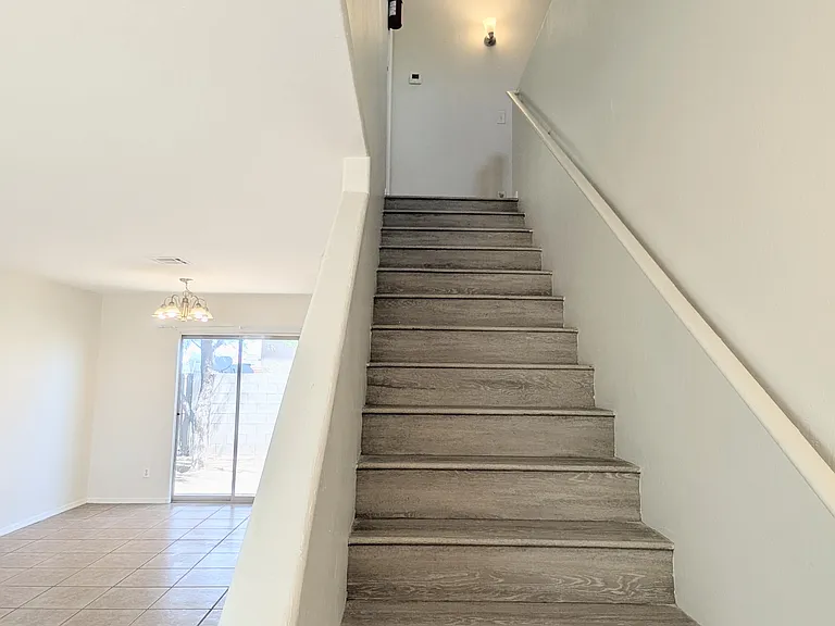 392 E Dirklay Ave — Photo 8
