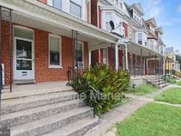 631 Roosevelt Ave #2 — Photo 1