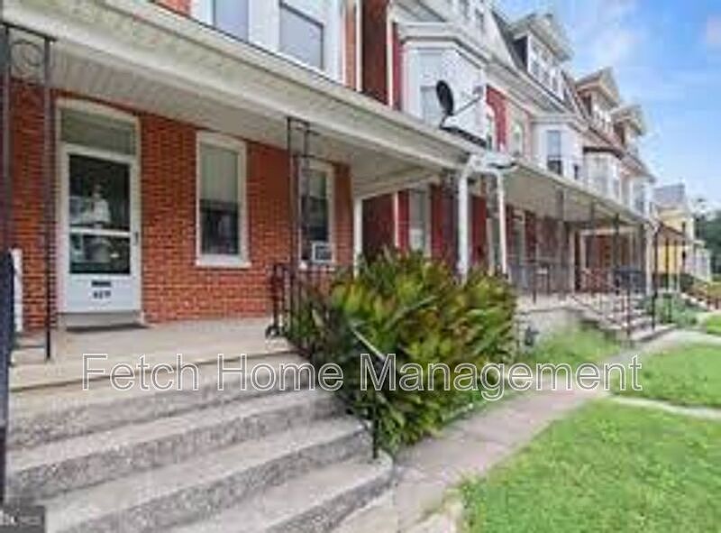 1st image of 631 Roosevelt Ave Floor 2