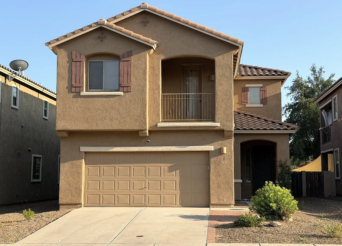 4 bed, 3.0 bath, 2324 sqft, $2,300 — Photo 1
