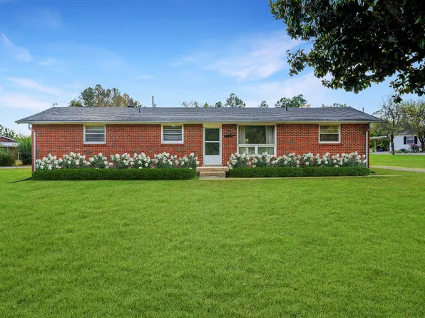 1156 Chestnut Dr, Burns, TN 37029