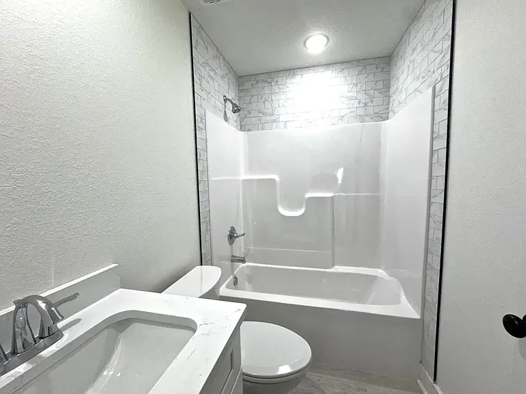 240 Wolf Den Ln — Photo 11